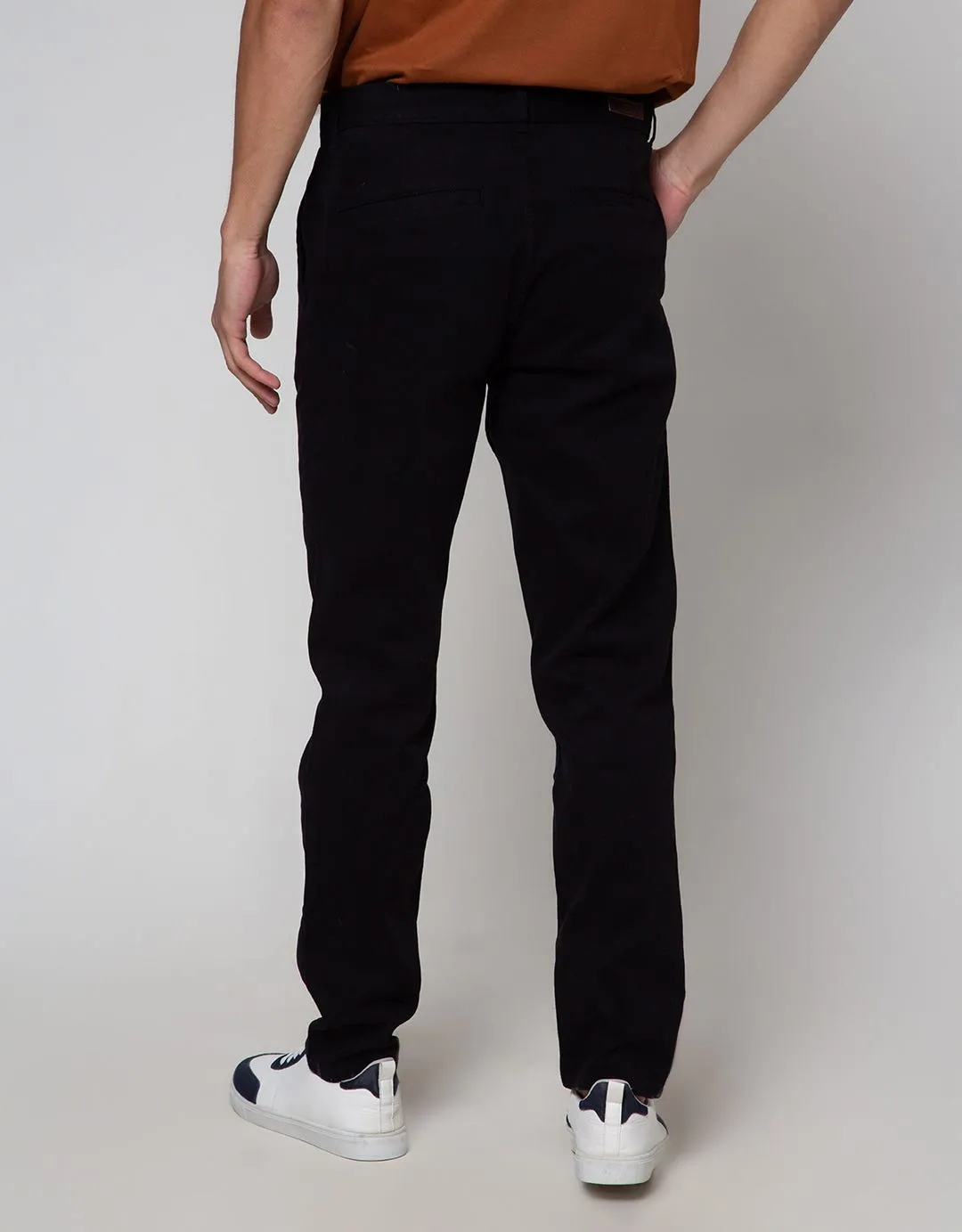 Details Celana Chinos Stretch Pria