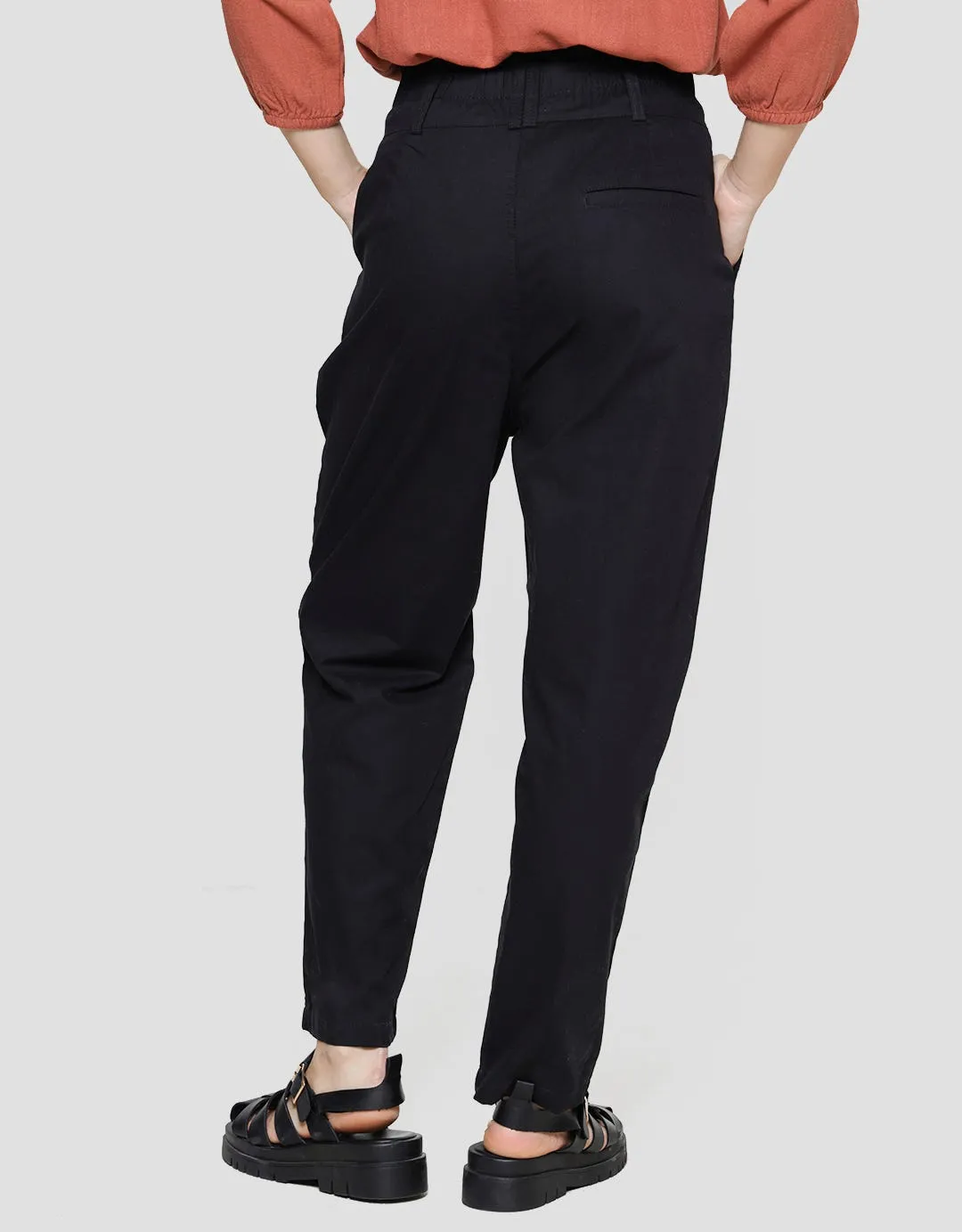 Details Celana Panjang High Waist Fit Paper Bag Wanita