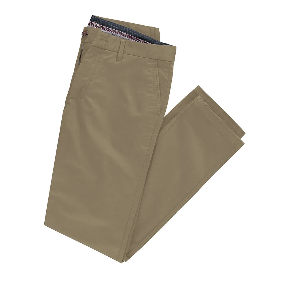 Perk chinos in Dark khakhi