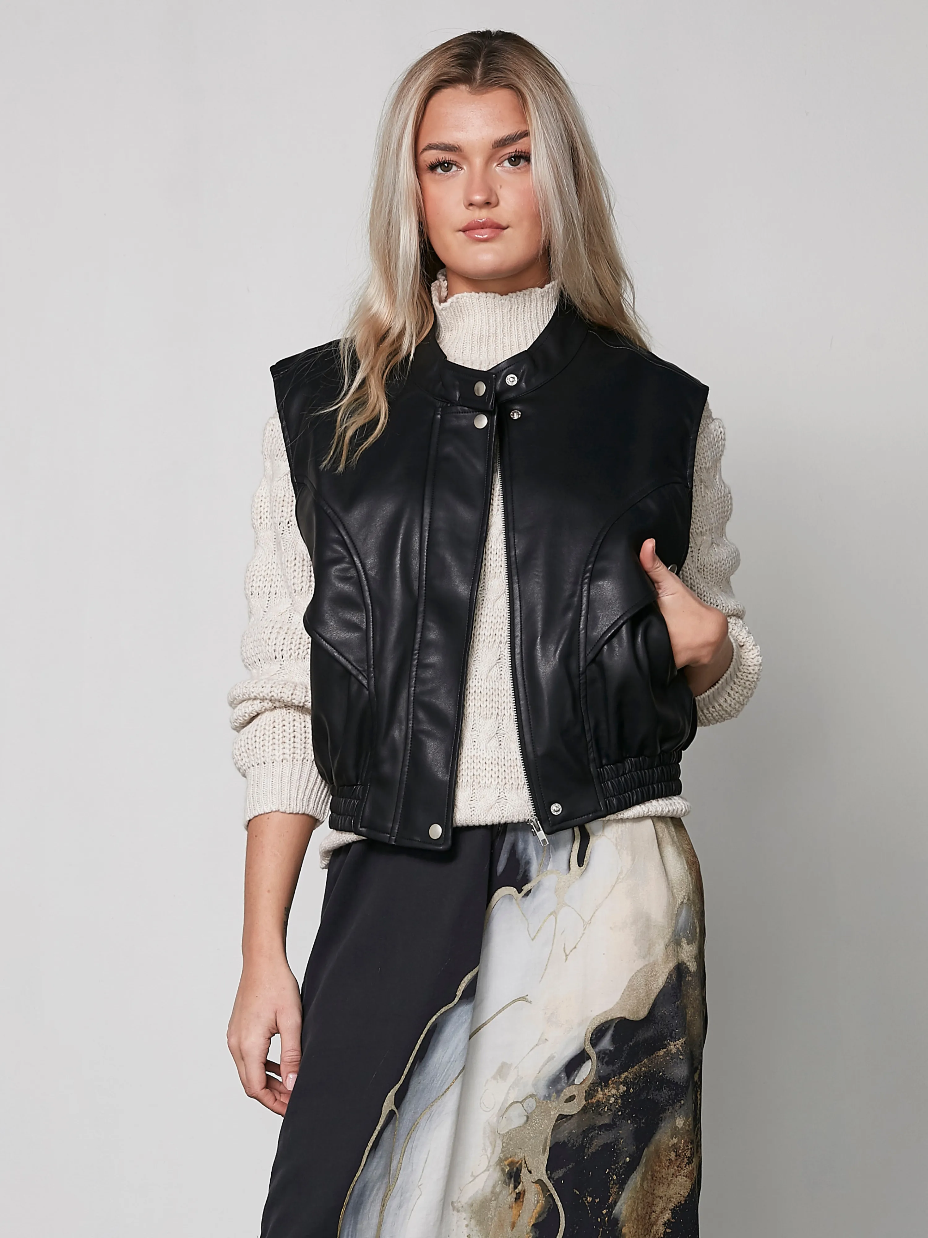 YETTE vest - Svart